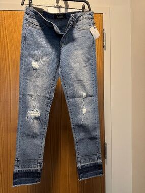 Akira Skinny Jeans - Midrise NWT